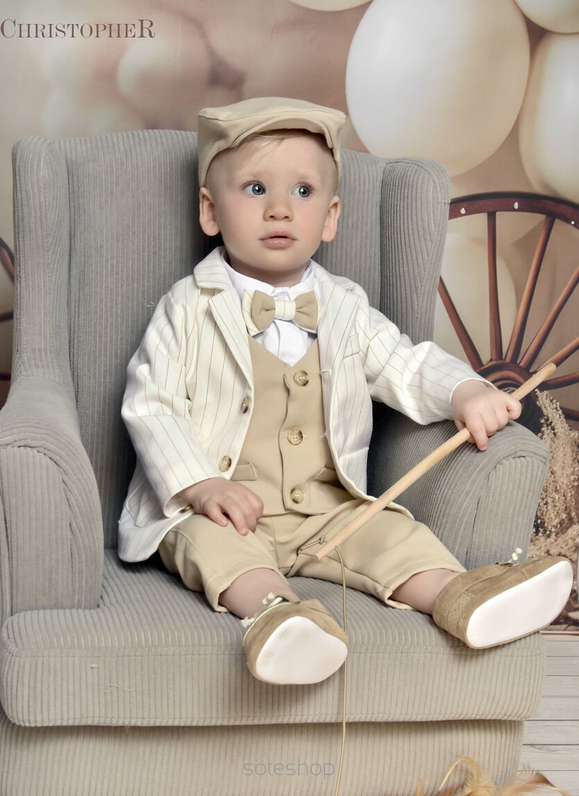 Garnitur chłopięcy kremowy w paseczki karmelowe z kamizelką karmelową KOD.8172