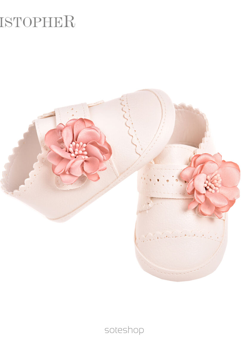 Buciki dla dziewczynki kremowe z kwiatem Kod.7373/2 na rzep